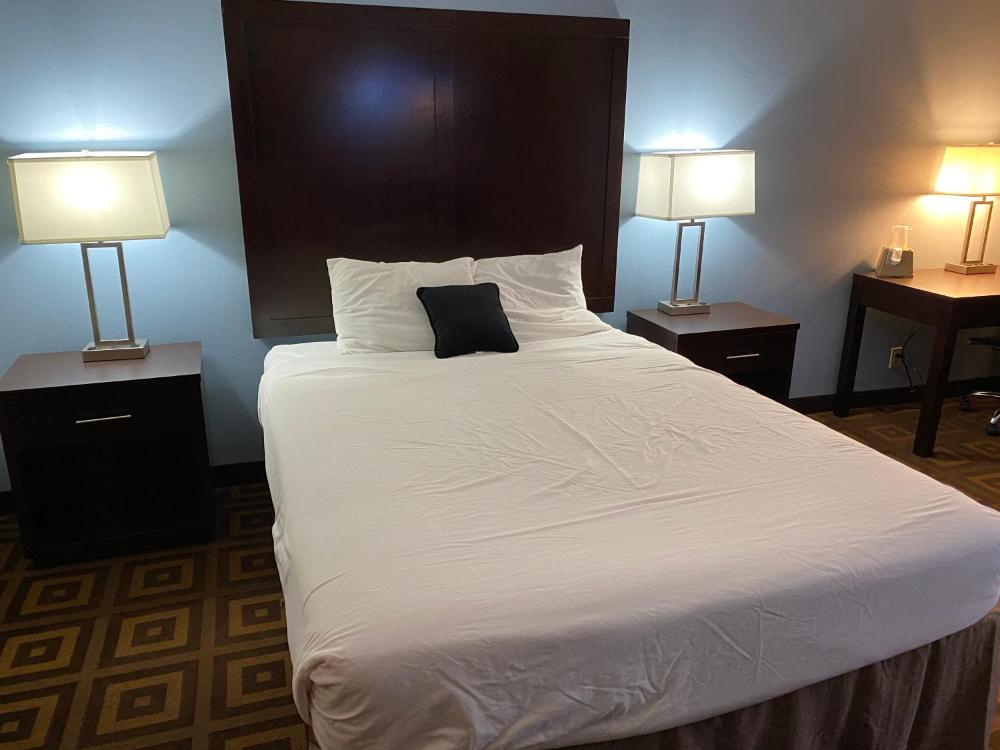 Queen Room interior